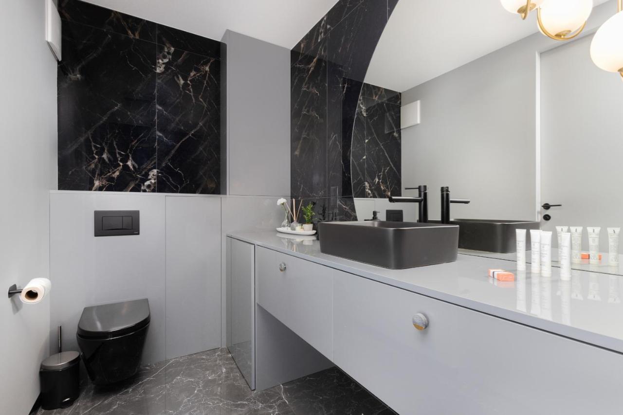 Luxurious Apartment With Two Bedrooms And Parking In Gdynia By Noclegi Renters Exteriör bild